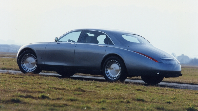 Illustration for article titled Aston Martin Once Built a Superluxury Sedan Concept Off a Lincoln Town Car
